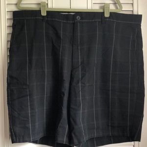 Greg Norman Size 42 shorts, grey plaid